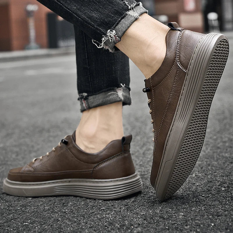 Men’s Low-Top Sneakers with Tonal Stitching and Lace-Up Closure
